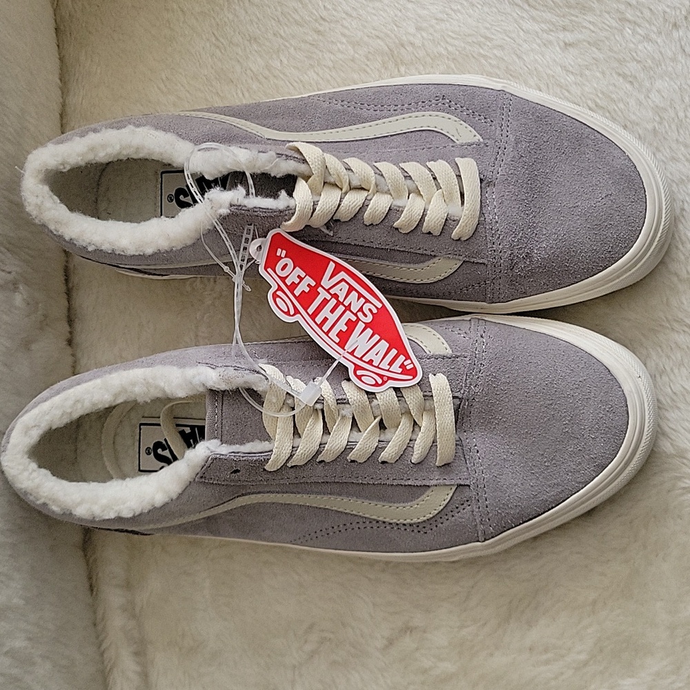 NEW VANS OFF THE WALL. Size 8. Cozy Hug Sherpa Lined Suede